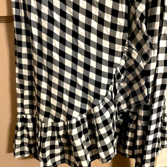 Forever 21 size medium black and white checkered wrap dress. - Picture 5 of 5